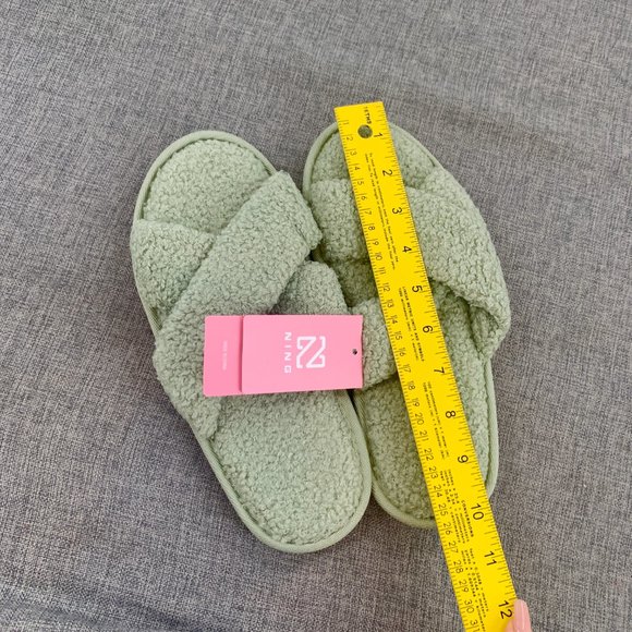 New! Docosy Fuzzy Slippers Green Comfy Crisscross House Shoes Memory Foam - Picture 2 of 9